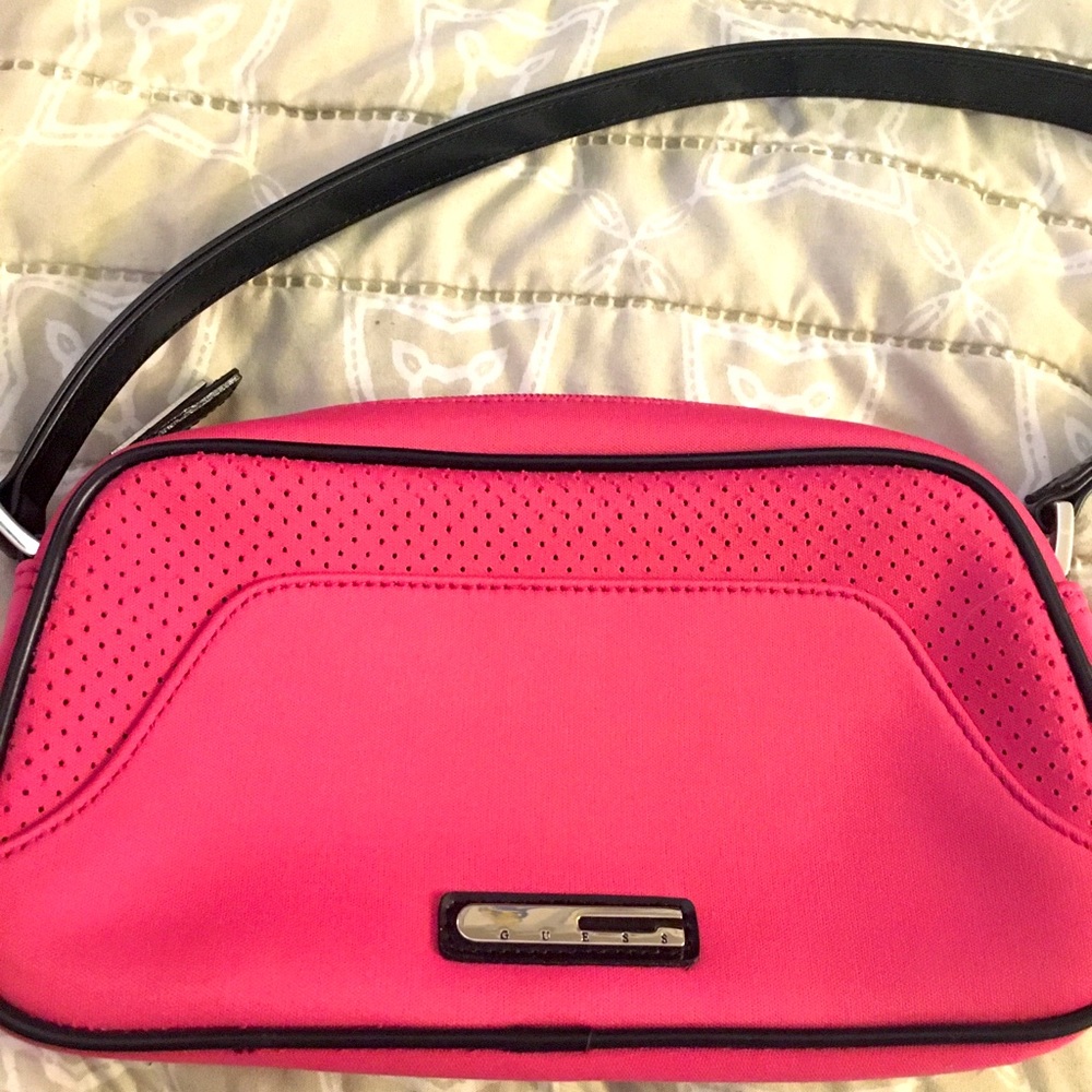 VINTAGE 90’S HOT PINK GUESS SHOULDER BAG